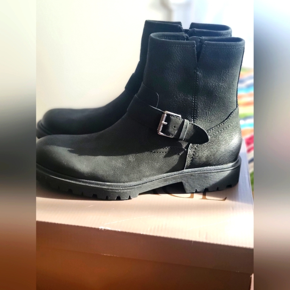Crown Vintage Moto Chelsea Boots